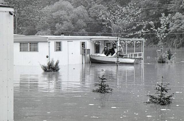 5106206_web1_vnd-Flood-1972-004