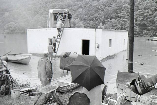 5106206_web1_vnd-Flood-1972-005