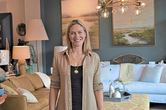 5108651_web1_Her-CarteBlanche-fixed-042822