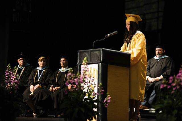5112209_web1_vnd-valleygrads5-060322