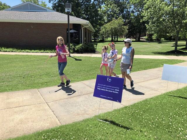 5113848_web1_Rosatti-family-relay-walkers