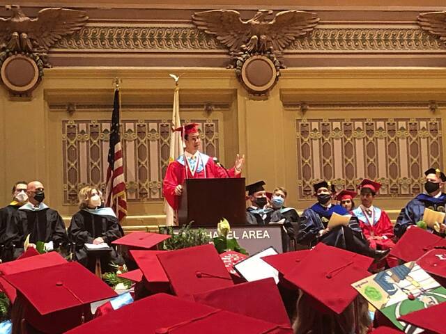 5122457_web1_HER-FCASDgraduation4-061622