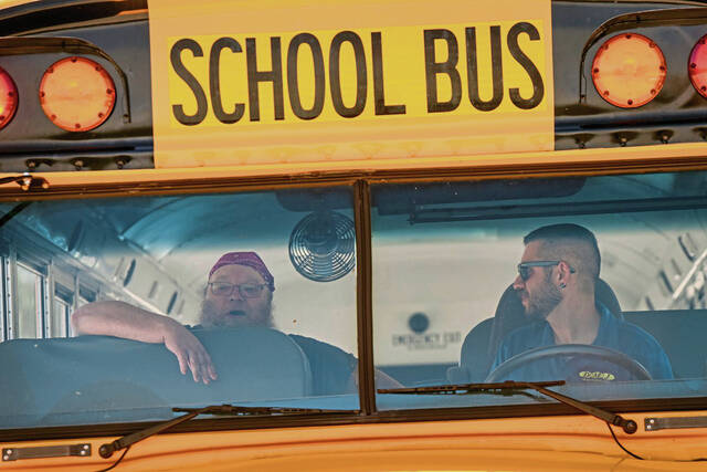 5126551_web1_gtr-DriveTheBus003-060922