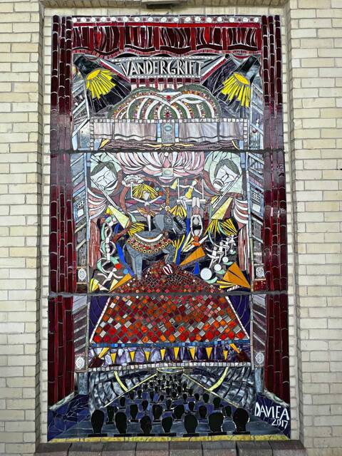 5126765_web1_vnd-CasinoPatio-060822-3