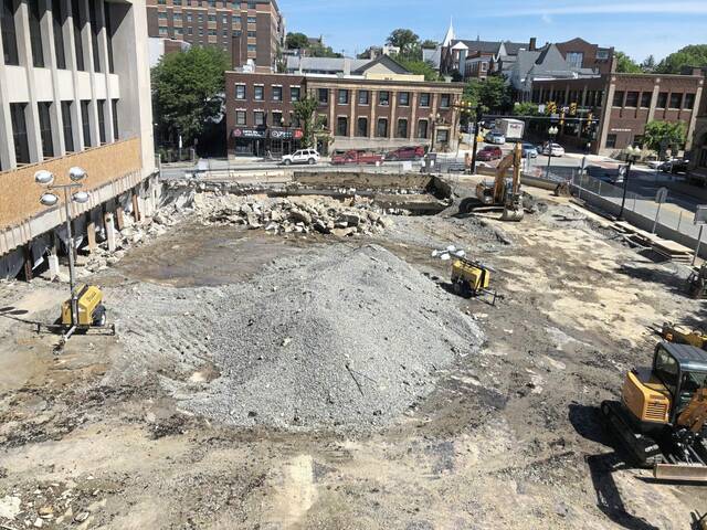 5132093_web1_gtr-CourthouseConstruction1--60922
