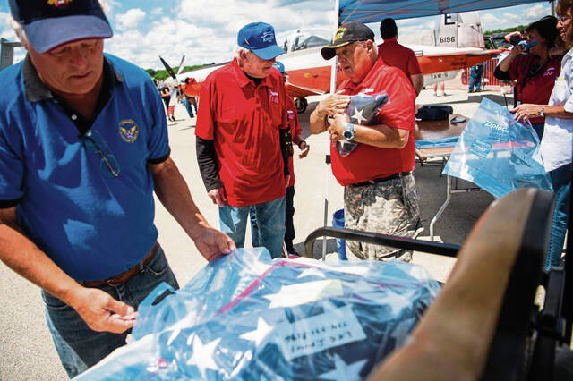 5143327_web1_gtr-airshowone1-061222-