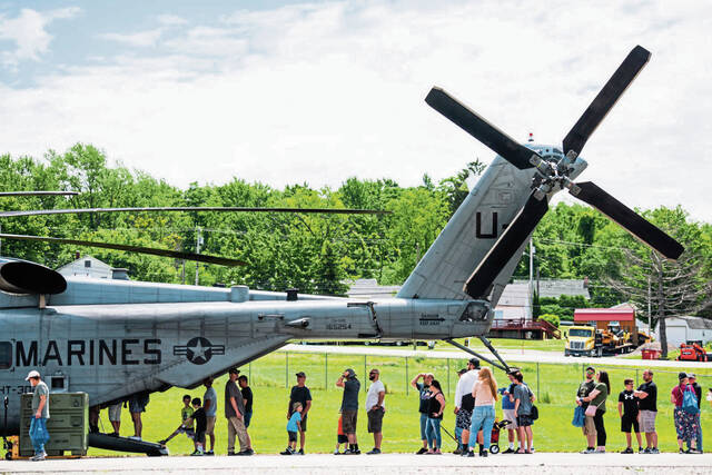 5143327_web1_gtr-airshowone12-061222-