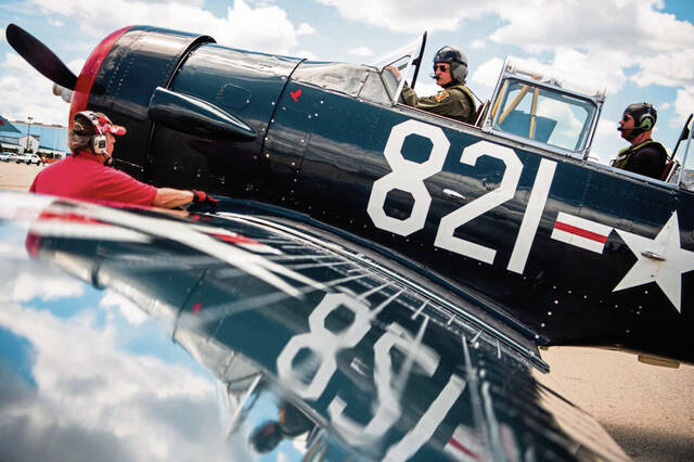 5143327_web1_gtr-airshowone3-061222-