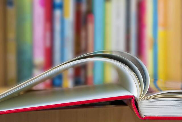 5147977_web1_gtr-HempBooks20181109_0636