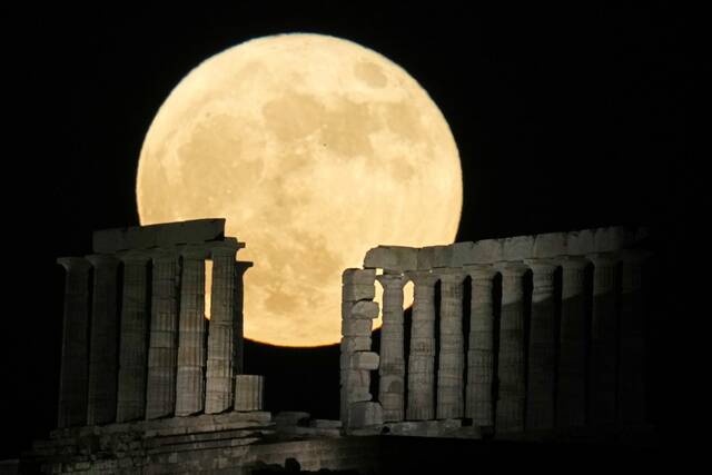 5151261_web1_ptr-strawberrymoon1-061422