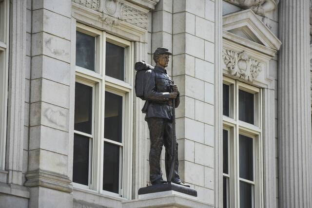 5154592_web1_wep-CourthouseStatue001-062022