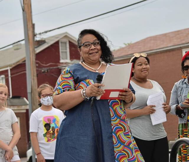 5171328_web1_her-sharpsjuneteenth-063022