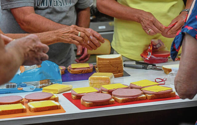 5175704_web1_gtr-summerfood106-063022