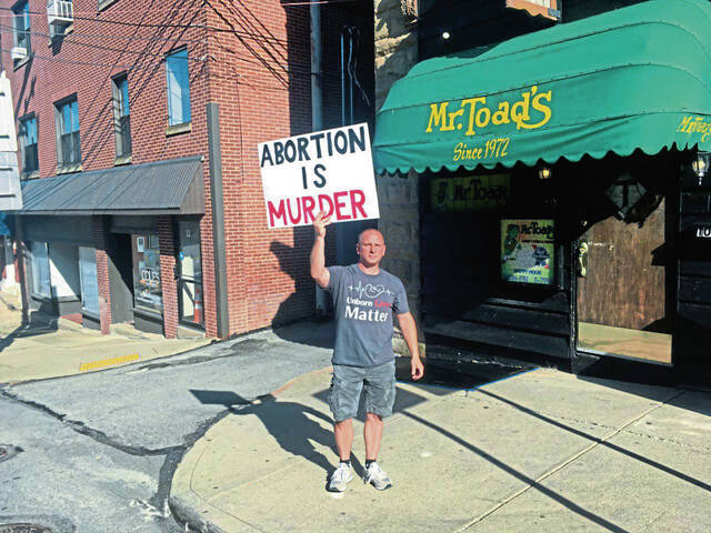 5194015_web1_Pro-life-supporter-Dan-Rullo