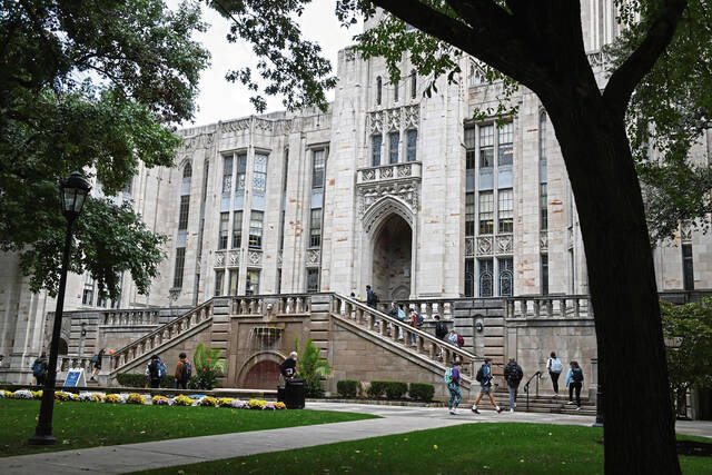5194657_web1_gtr-CollegeEnrollment002-102921