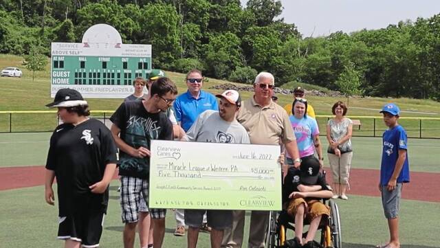 5200868_web1_gtr-MiracleLeague-070122