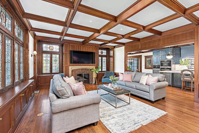 Slide 
													
													3