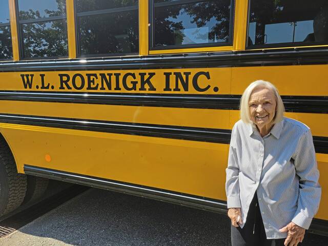 5206078_web1_vep-bus75years2-071122