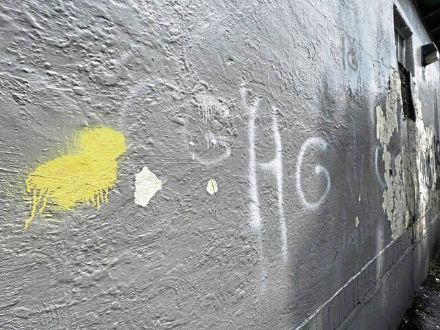 5218834_web1_vnd-graffitivandals-070822-2