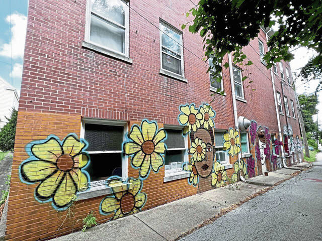 5218834_web1_vnd-GraffitiVandals-070822-3