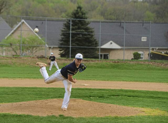 5221509_web1_vnd-burrell-roster306