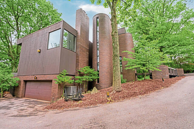 5223995_web1_PTR-RosslynHouse-1