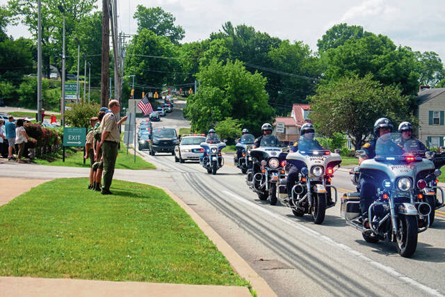 5228060_web1_ptr-StipetichFuneral4-071022