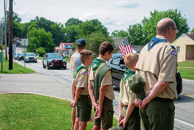 5228060_web1_ptr-StipetichFuneral5-071022