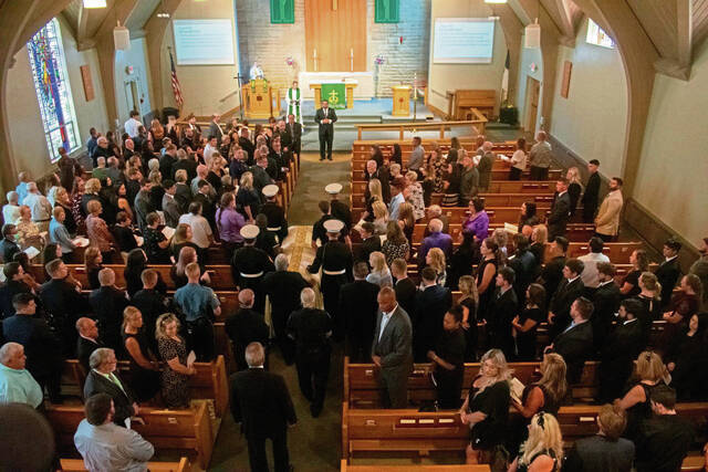 5228060_web1_ptr-StipetichFuneral9-071022