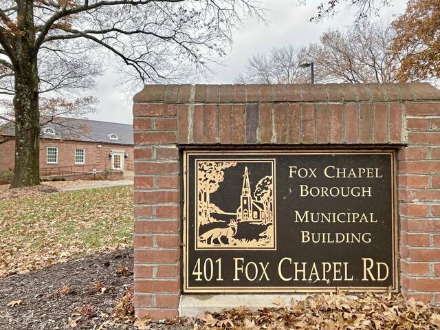 5230873_web1_nnn-FoxChapelSign