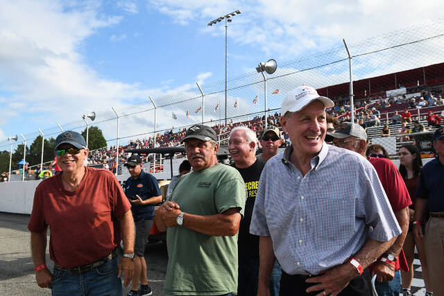 5242510_web1_gtr-quecreekspeedway006-071722