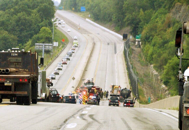 5248768_web1_vnd-Rt28truckFire-Wb-071722