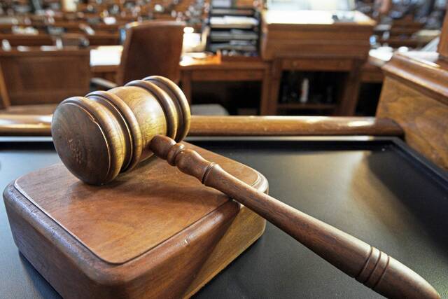 5253747_web1_web-gavel1
