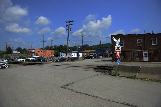 5256009_web1_vnd-cheswicktrainfolo102-072122