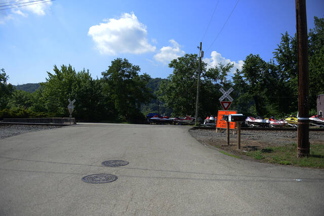5256009_web1_vnd-cheswicktrainfolo103-072122