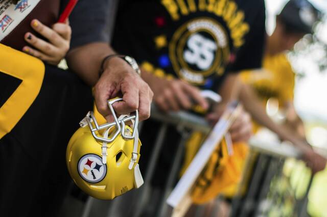 5263058_web1_GTR-SteelersFans-9-072719