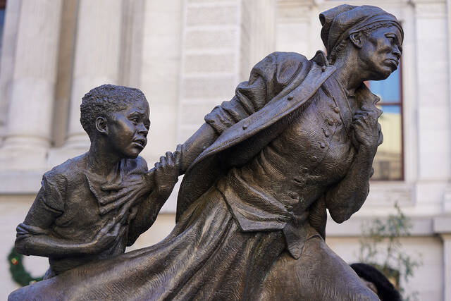 5270335_web1_ptr-tubmanstatue-072422