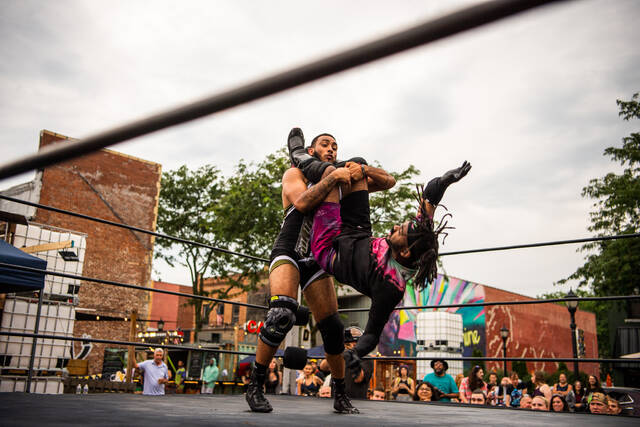 5270623_web1_vnd-lo-wrestlingevent1-072422