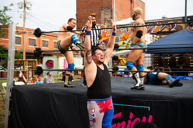 5270623_web1_vnd-lo-wrestlingevent10-072422