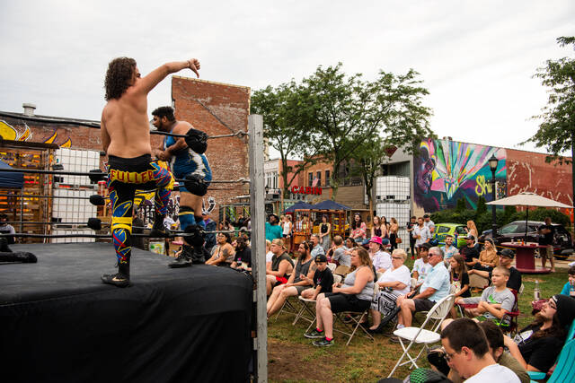 5270623_web1_vnd-lo-wrestlingevent8-072422