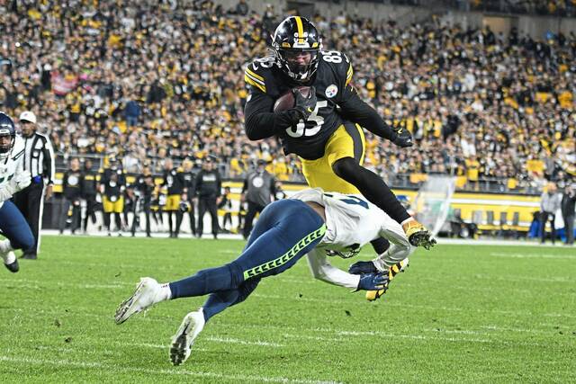 5275887_web1_ptr-Ebron-102521