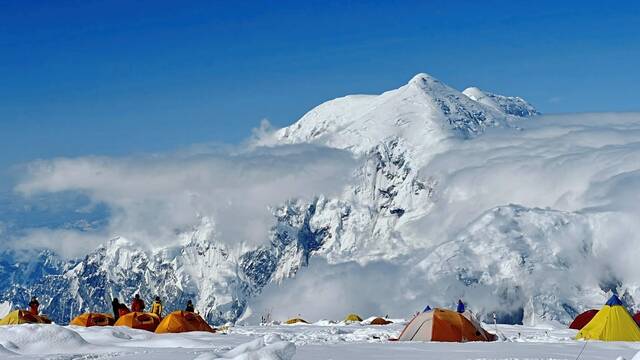 5278186_web1_te-sevensummits-080422-7