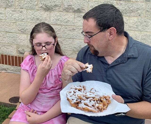 5279868_web1_her-funnelcake-080422--2-