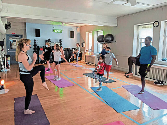 5290291_web1_FitFamiliesClass_1