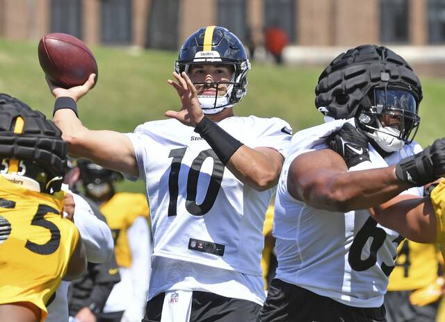 5291367_web1_ptr-Steelers15-073122