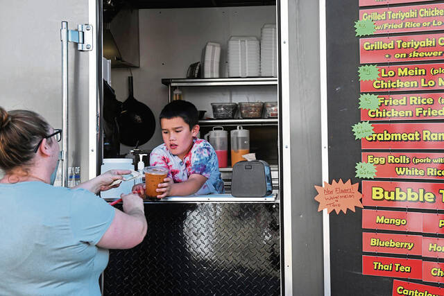 5301899_web1_gtr-foodtrucks005-082222
