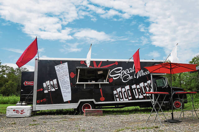 5301899_web1_gtr-foodtruckss004-081322
