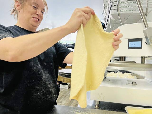 5309194_web1_vnd-LeechburgPizza-080622-4