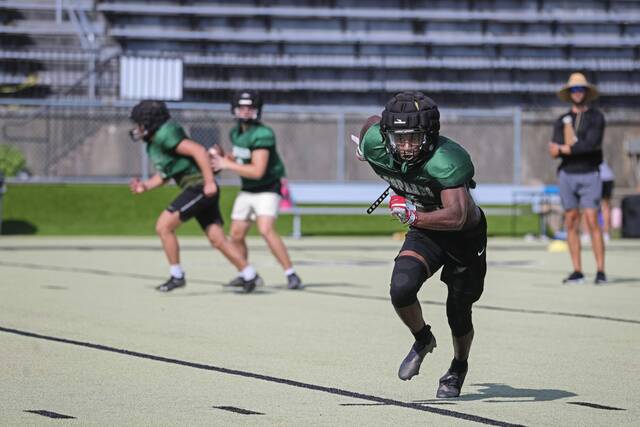 Strong junior class aims to carry Belle Vernon across finish line