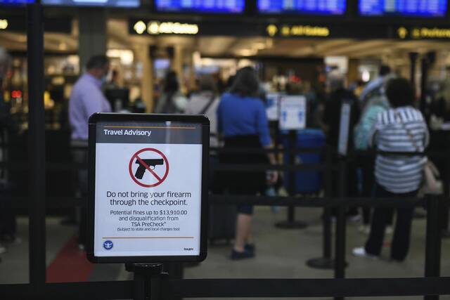 5316219_web1_ptr-AirportGuns008-100721